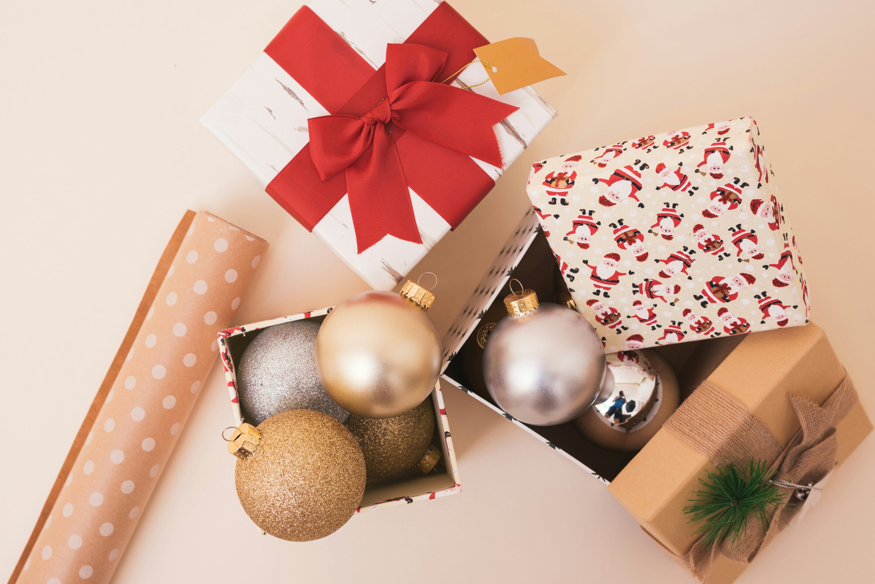 ECommerce Website Holiday shopping packages wrapped