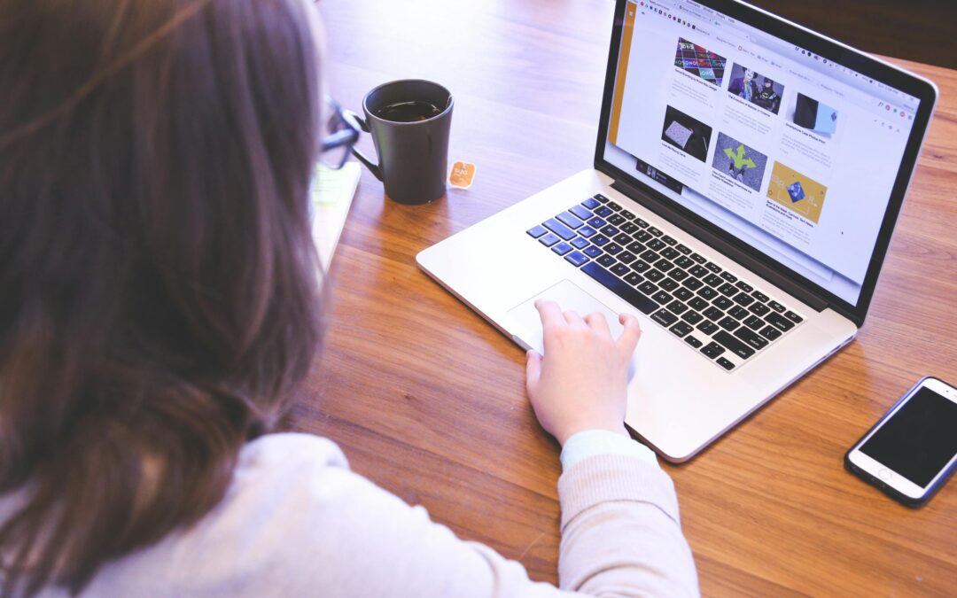 Professional Website Builders can radically transform your outdated site pexels-startup-stock-photos-7358